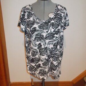 $7 Summer Sale! Avon white and black tropical tee in L